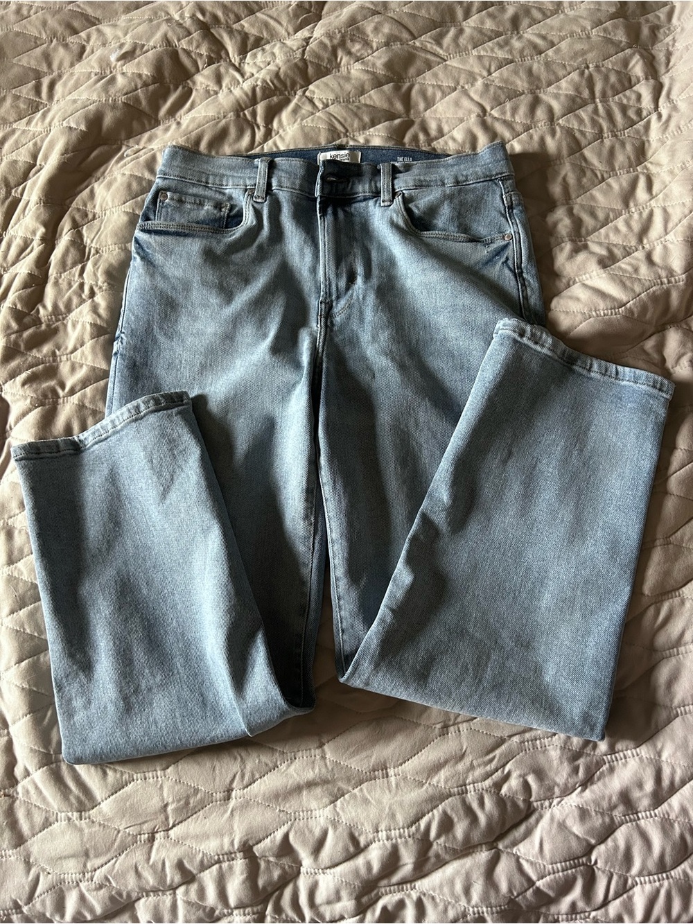 Kensie Light Wash Straight Leg Jeans